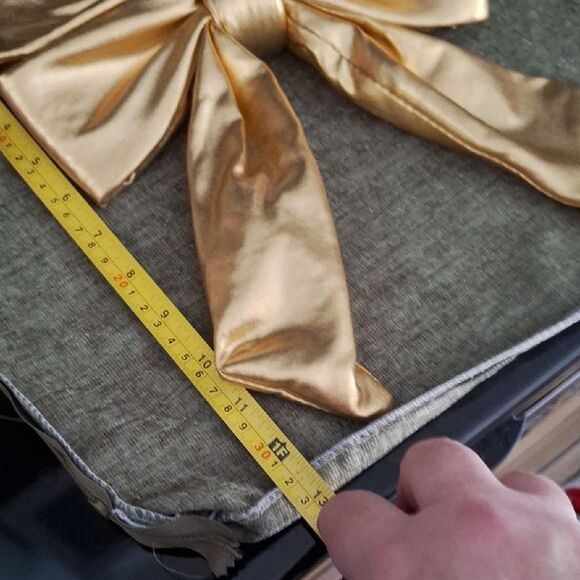 Target Wondershop Shimmering Puffy Gold Bow - Picture 5 of 5